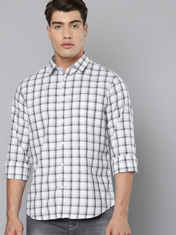 Indian Terrain Men White & Black Pure Cotton Slim Fit Checked Casual Shirt