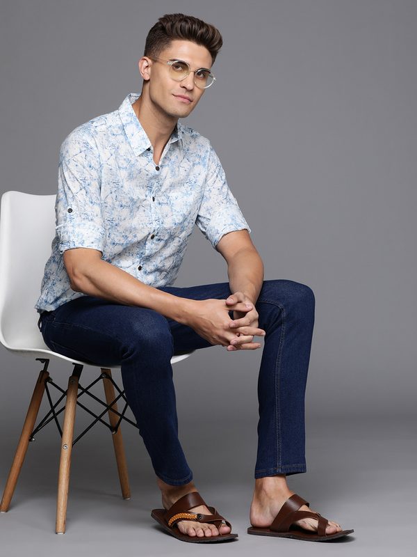 Indo Era Men White & Blue Dyed Smart Cotton Casual Shirt