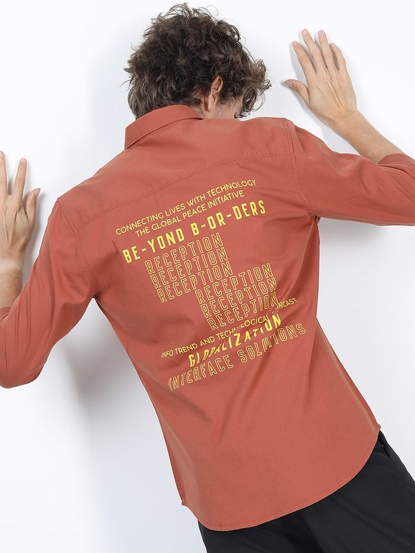 HIGHLANDER Men Rust Slim Fit Typography Printed Cotton Casual Shirt