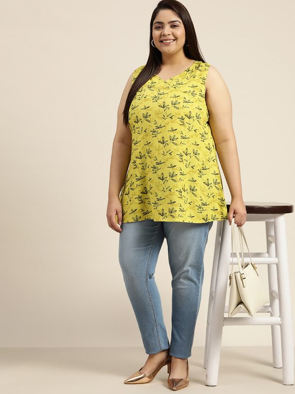 Sztori Women Plus Size Floral Printed Longline A-Line Top