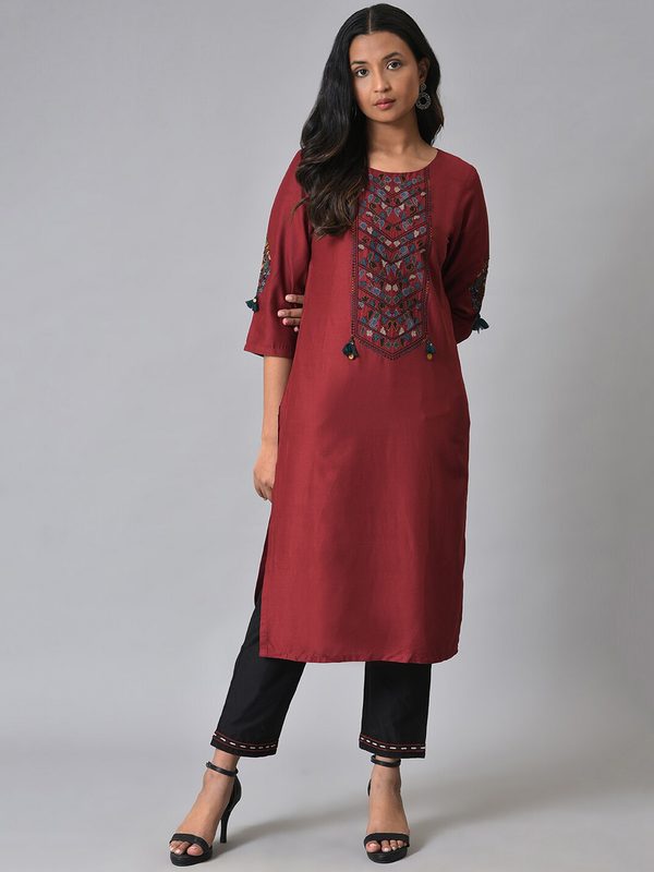 W Ethnic Motifs Embroidered Straight Kurta with Trousers