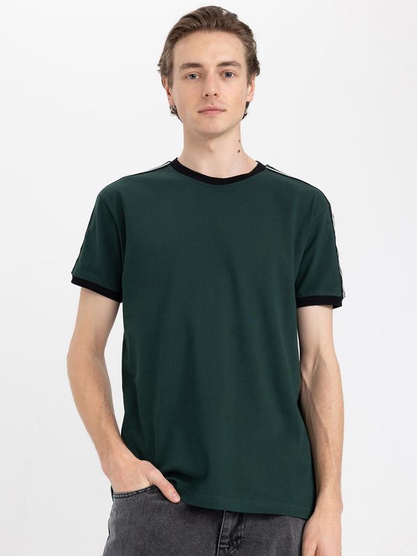 DeFacto High Neck Drop-Shoulder Sleeves Cotton T-shirt