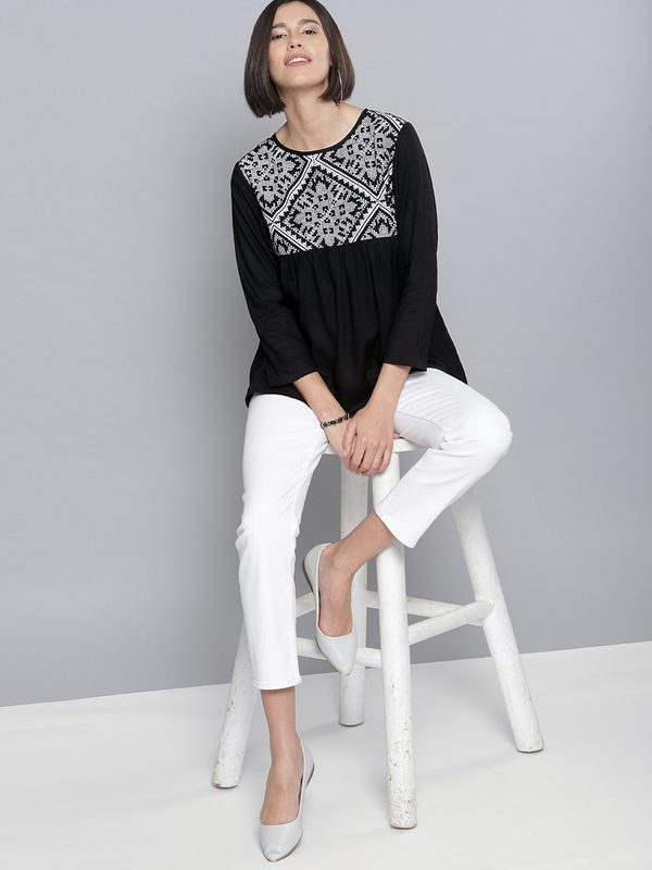 Tokyo Talkies Black Ethnic Motifs Printed Pleated Top