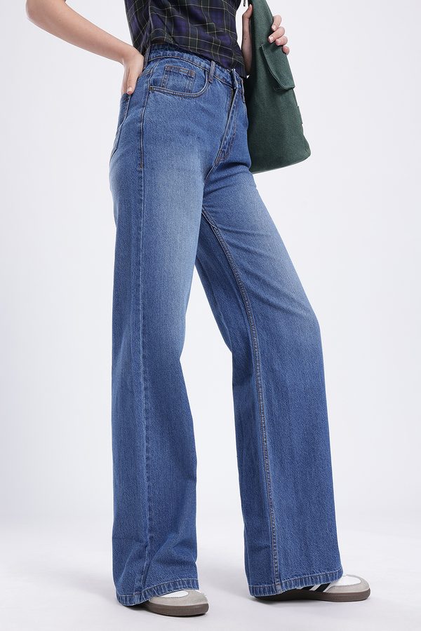 glitchez Women Mid-Rise Light Fade Pure Cotton Wide Leg Jeans