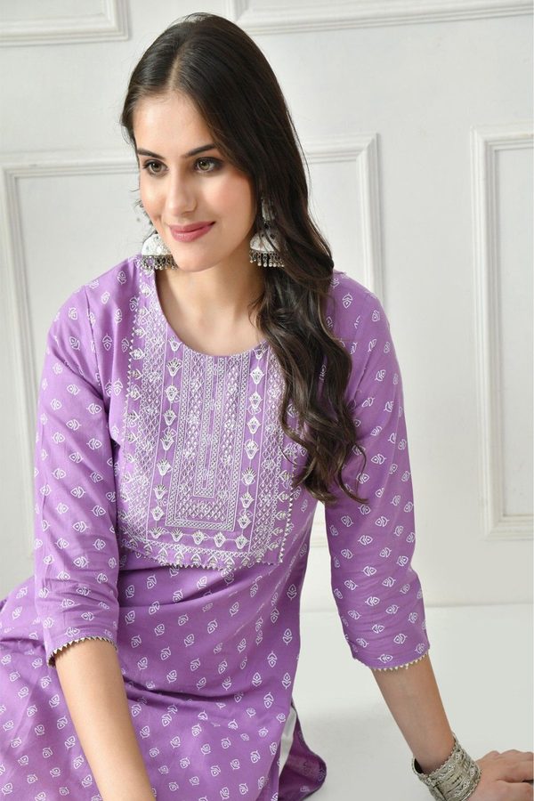 PHYSIL Women Ethnic Motifs Embroidered Round Neck Straight Kurta