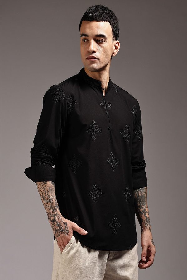 HERE&NOW Men Embroidered Thread Work Kurta