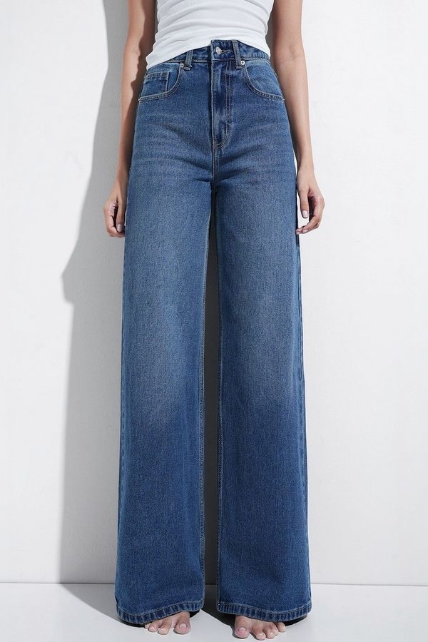 HUNTER & HAYES Women Wide Leg High-Rise Light Fade Stretchable Jeans