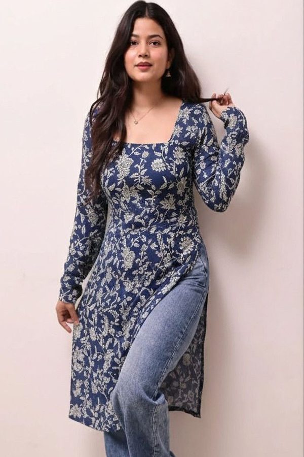 Zyla Women Floral Printed Indie Florals Kurta