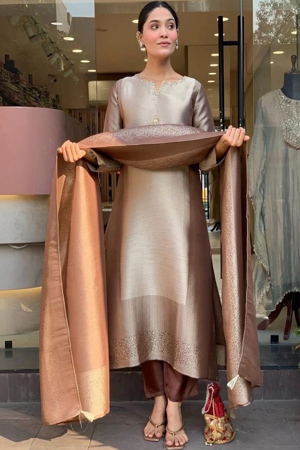 Sangria Women Ethnic Motifs Embroidered Regular Thread Work Pure Silk Kurta with Trousers & With Dupatta