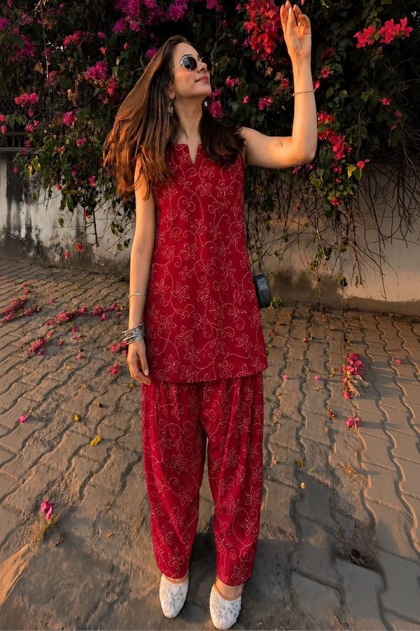 MANOJAVA Women Ethnic Motifs Printed Regular Liva Kurti with Patiala