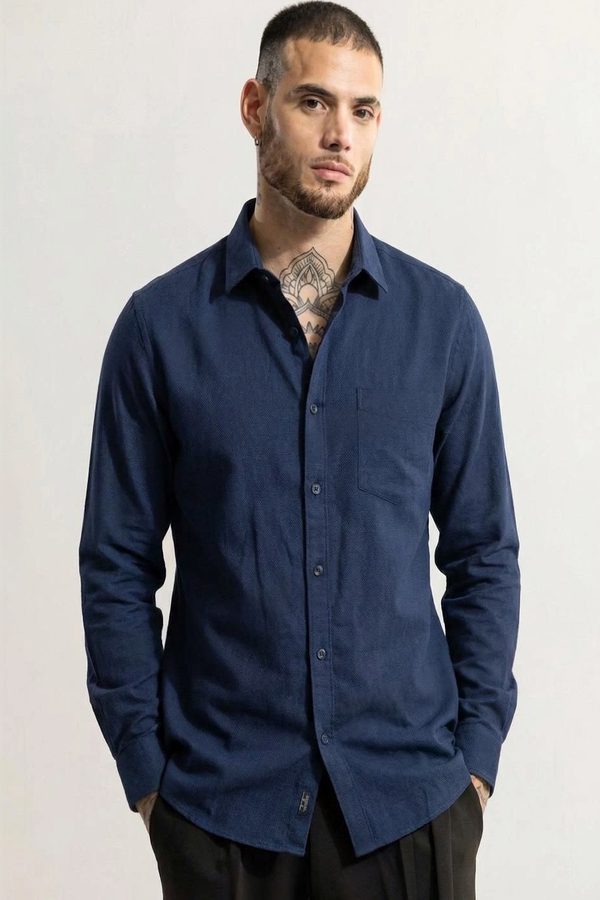 NEW-18 Men Standard Casual Shirt