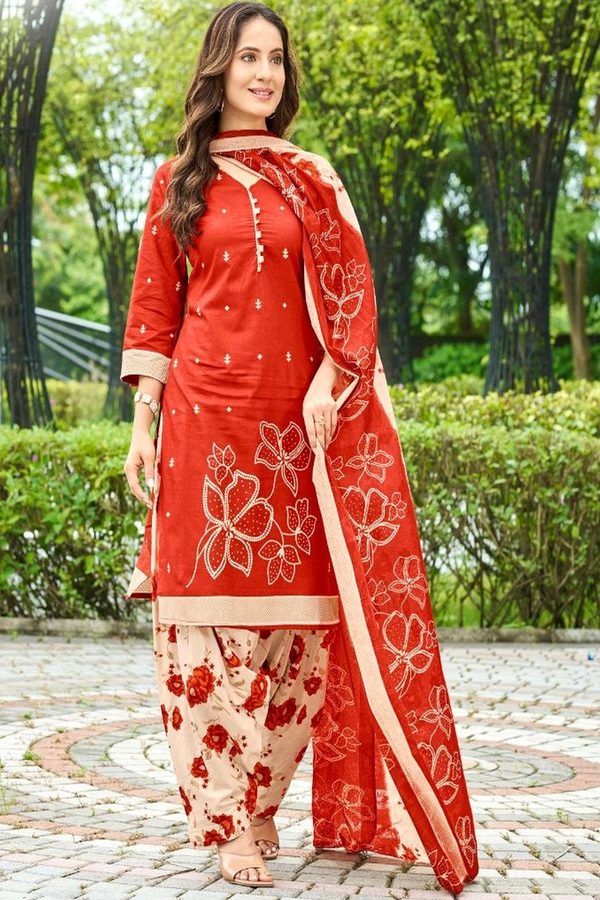 label jash Women Floral Printed Regular Pure Cotton Kurta with Patiala & With Dupatta